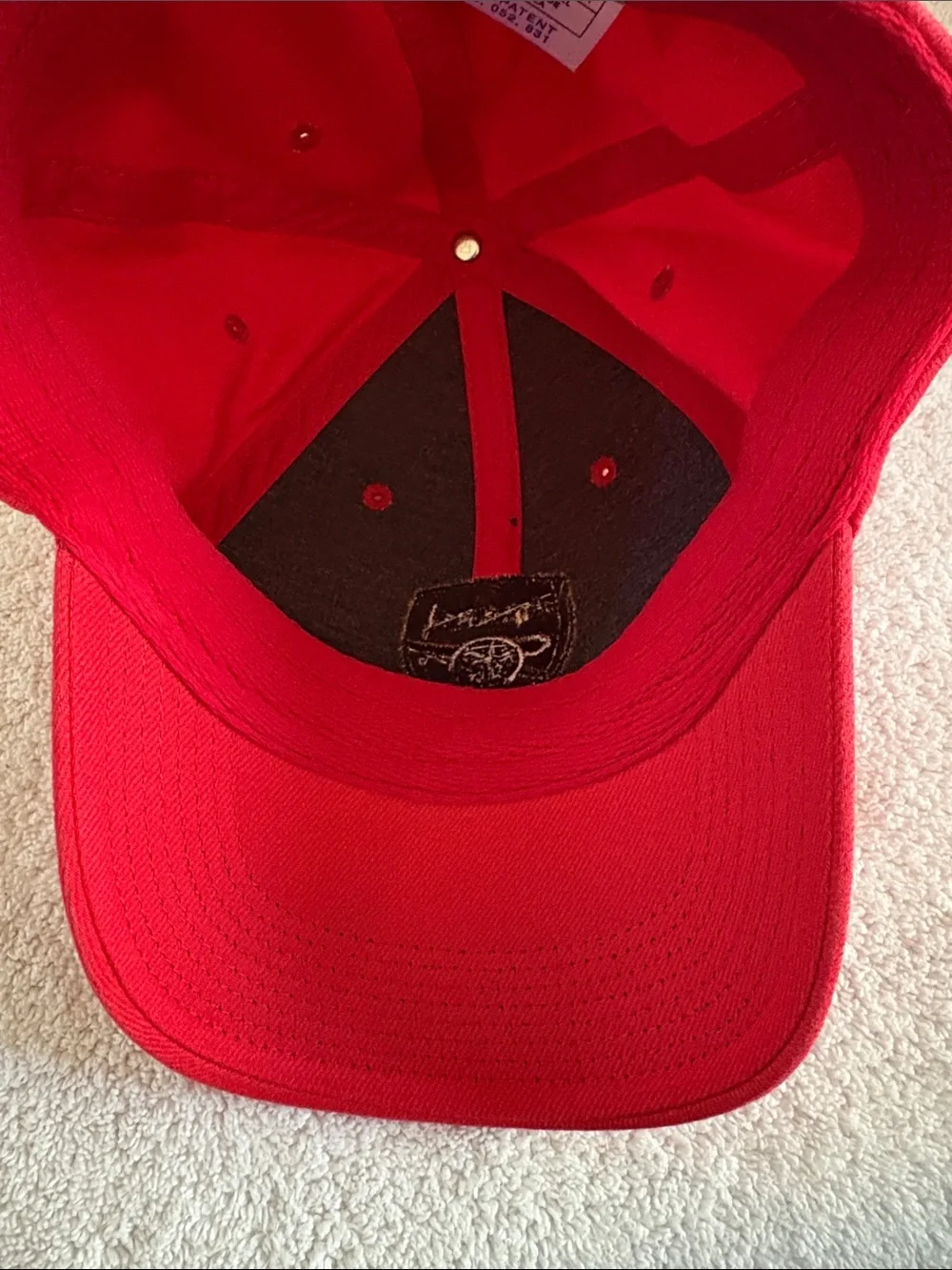 Team Nike Arsenal FC Logo Patch Insignia OSFM One Size Swoosh Flex Cap Hat